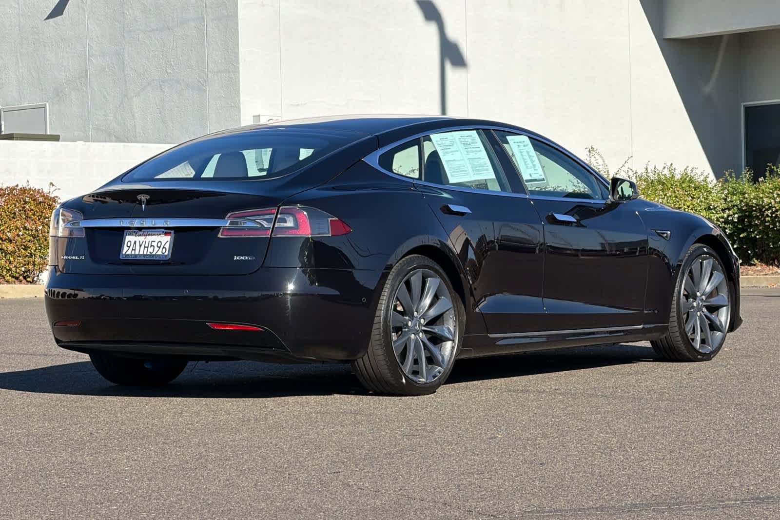 Used 2017 Tesla Model S AWD image 2