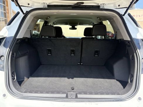 Used 2024 GMC Terrain SLE FWD image 23