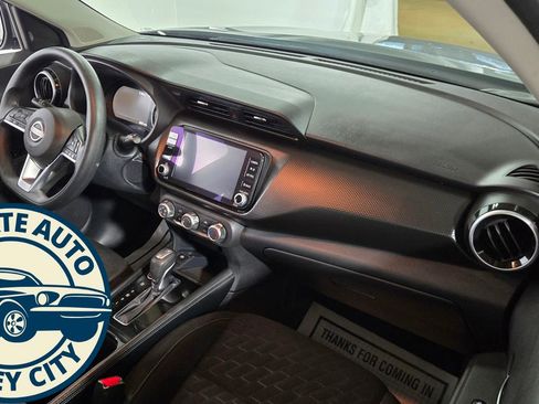 Used 2024 Nissan Kicks SV image 30