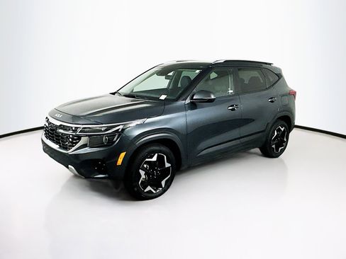 Used 2025 Kia Seltos S image 3