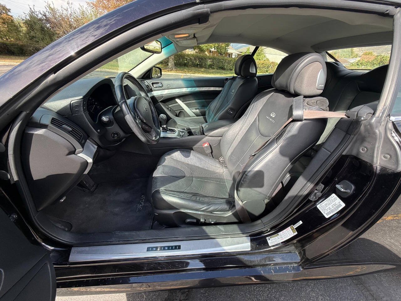 Used 2013 INFINITI G37 Convertible w/ Premium Pkg RWD image 18