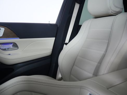 Used 2025 Mercedes-Benz GLE 450 4MATIC image 23