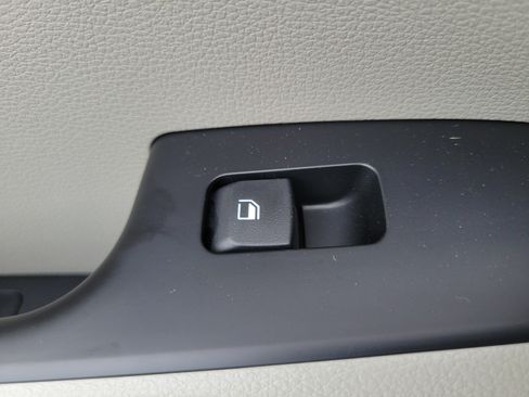 Certified 2025 Kia Soul LX FWD image 14