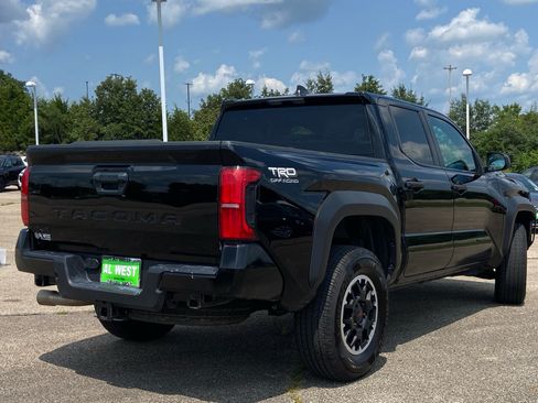 Used 2024 Toyota Tacoma TRD Off-Road AWD/4WD image 3