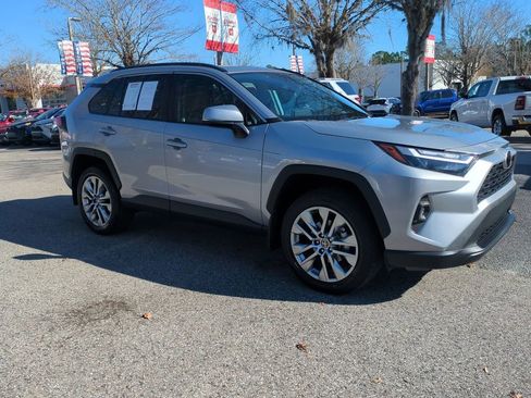 Used 2024 Toyota RAV4 XLE Premium image 3