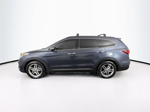 Used 2017 Hyundai Santa Fe SE Ultimate image 9