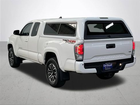 Used 2021 Toyota Tacoma TRD Sport w/ TRD Premium Sport Package AWD/4WD image 14