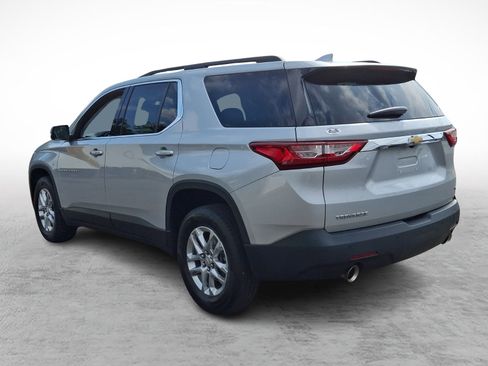 Used 2021 Chevrolet Traverse LT FWD image 4