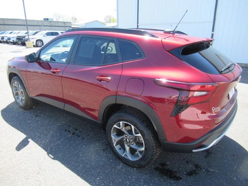 Certified 2024 Chevrolet Trax LT w/ Driver Confidence Package FWD image 7
