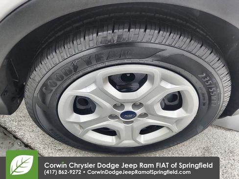 Used 2019 Ford Escape S image 31