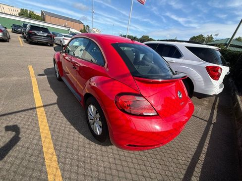 Used 2018 Volkswagen Beetle 2.0T S FWD image 8