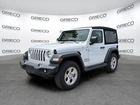 Used 2018 Jeep Wrangler Sport AWD/4WD image 3