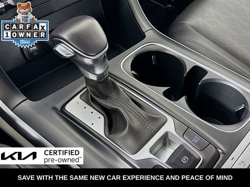 Certified 2024 Kia Carnival LX image 18