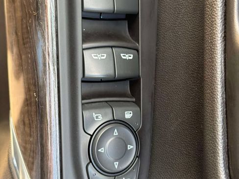 Used 2020 Chevrolet Silverado 1500 LTZ AWD/4WD image 19
