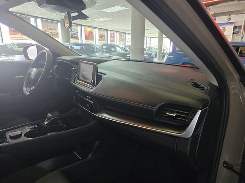 Used 2025 Nissan Rogue SV image 12