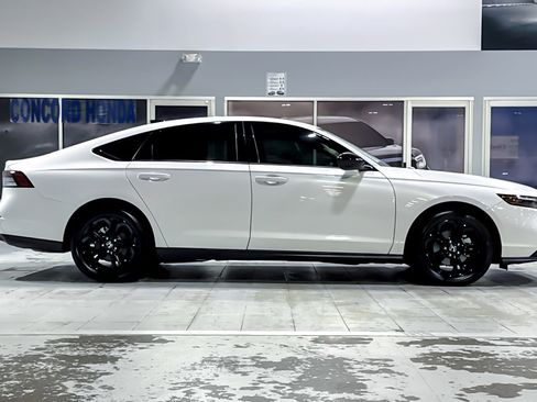 Used 2025 Honda Accord SE image 7