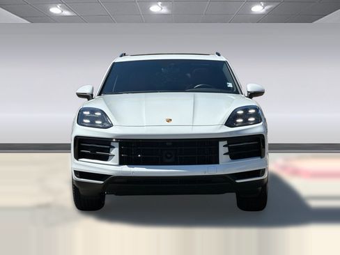 Used 2024 Porsche Cayenne AWD/4WD image 5
