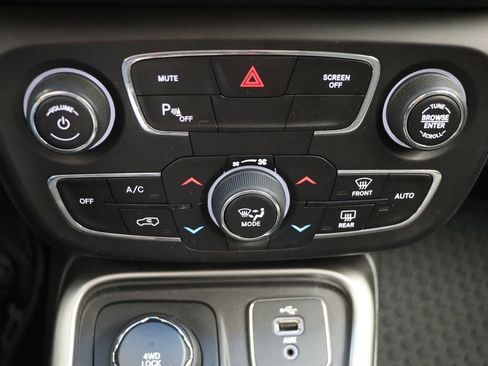 Used 2019 Jeep Compass Sport w/ Cold Weather Group image 23