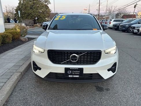 Used 2025 Volvo XC40 B5 Plus AWD/4WD image 8