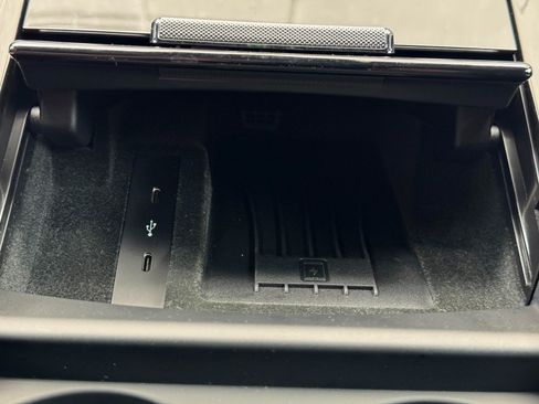Used 2025 Porsche Panamera image 36