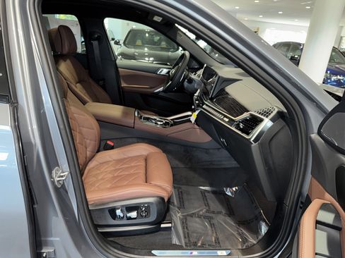 New 2026 BMW X6 xDrive40i w/ Climate Comfort Package image 9