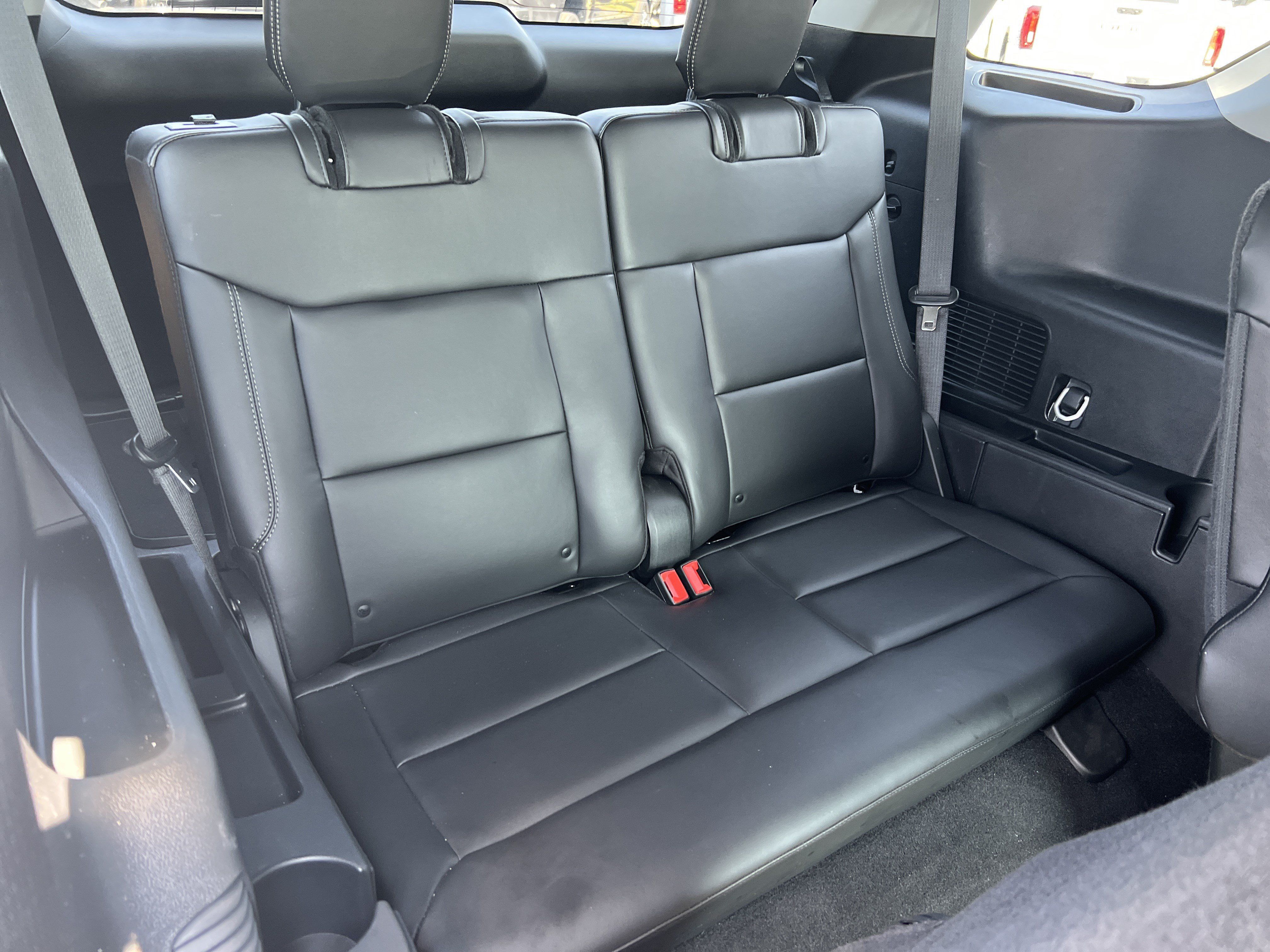 Used 2023 Ford Explorer XLT w/ Equipment Group 202A AWD/4WD image 15