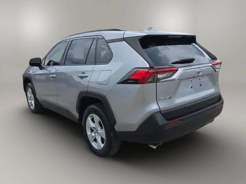 Used 2019 Toyota RAV4 XLE FWD image 6