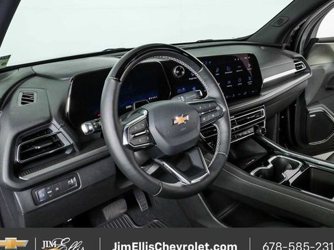 Certified 2025 Chevrolet Traverse LT w/ Enhanced Driving Package FWD image 4