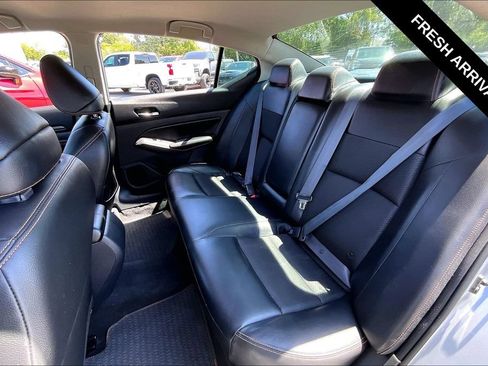Used 2022 Nissan Altima 2.5 SR FWD image 6