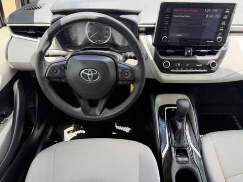 Used 2021 Toyota Corolla LE FWD image 12
