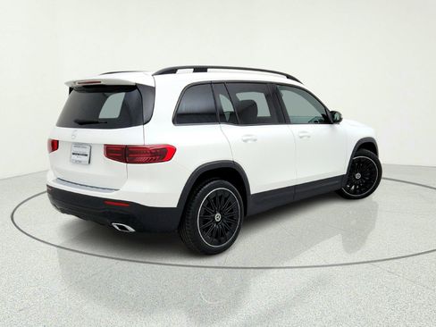 New 2026 Mercedes-Benz GLB 250 image 9