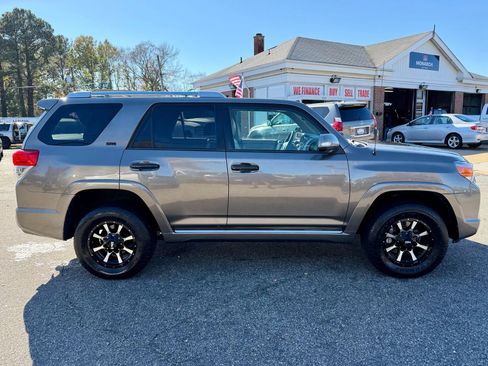 Used 2011 Toyota 4Runner SR5 image 6