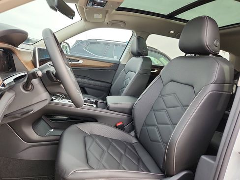 New 2026 Volkswagen Atlas SE image 13