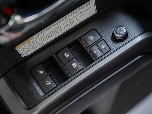 Used 2017 Toyota Tacoma TRD Off-Road w/ Tow Package (A/T) image 46