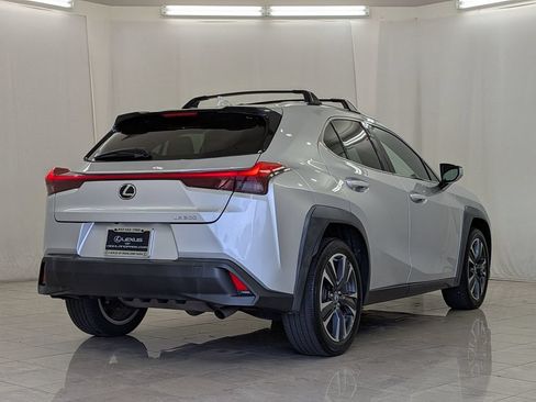 Used 2019 Lexus UX 200 w/ Accessory Package FWD image 9