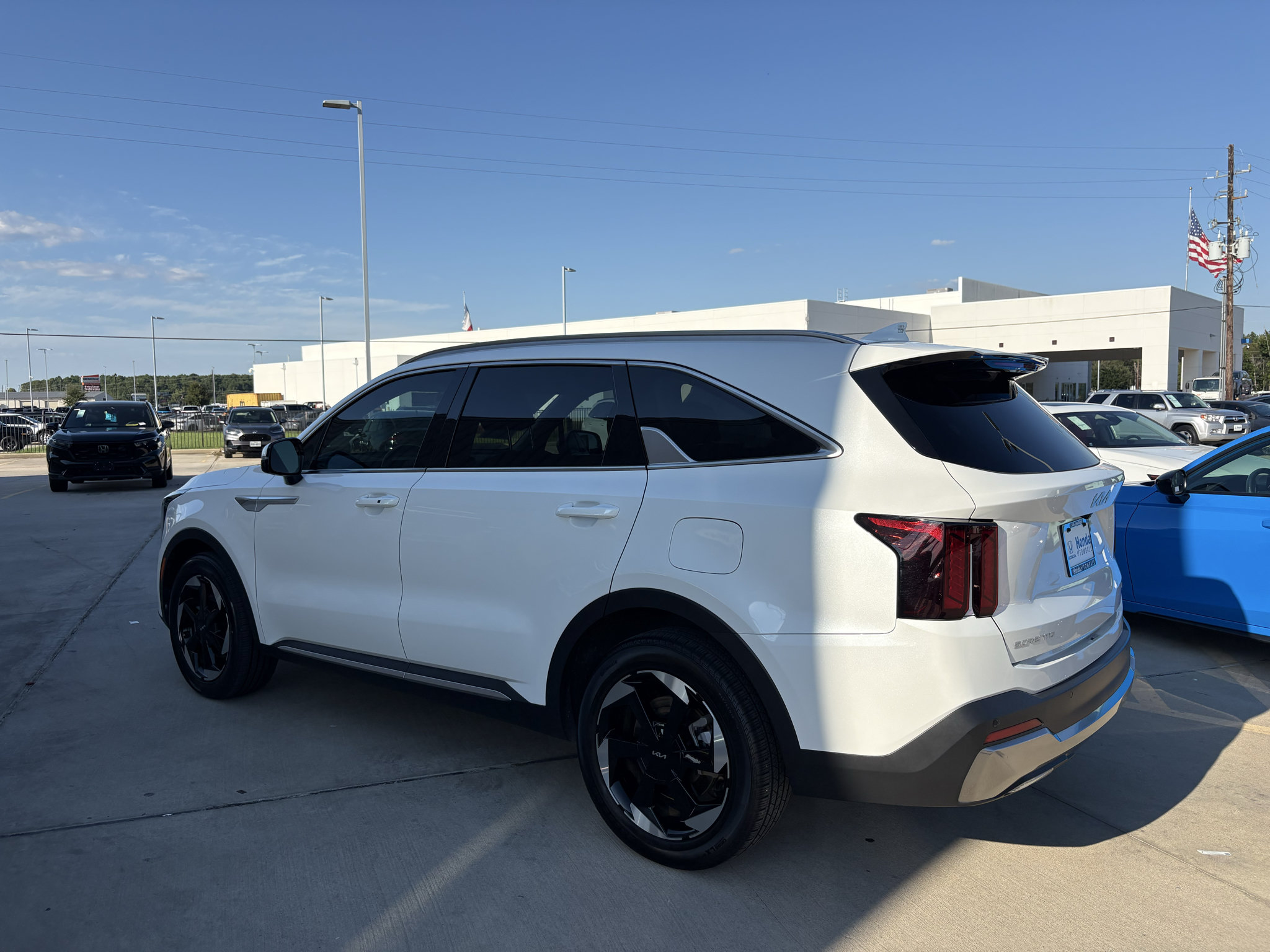 Used 2025 Kia Sorento EX w/ EX Panoramic Sunroof Package FWD image 6