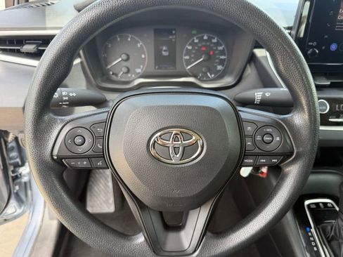 Used 2025 Toyota Corolla LE w/ Carpet Mat Package (TMS) FWD image 11