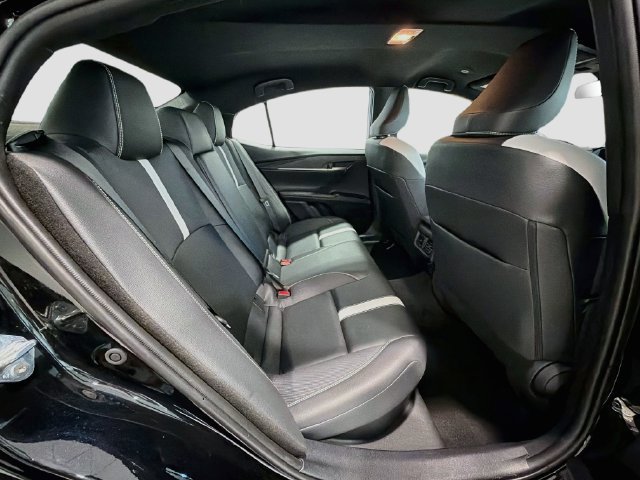 Used 2025 Toyota Camry SE FWD image 21