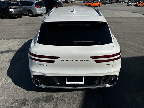 Used 2025 Genesis GV70 2.5T AWD/4WD image 4