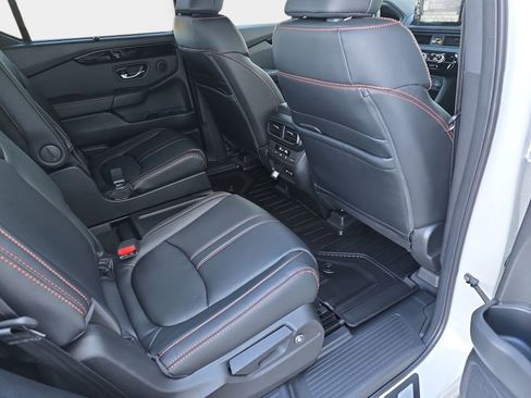 New 2025 Honda Pilot TrailSport image 11
