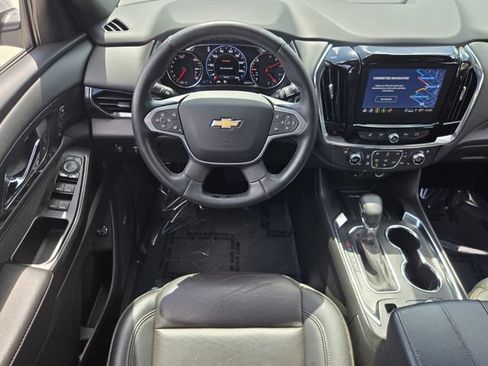 Used 2023 Chevrolet Traverse High Country FWD image 12