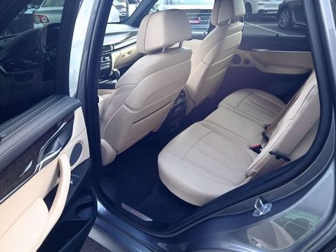 Used 2017 BMW X5 xDrive50i AWD/4WD image 28