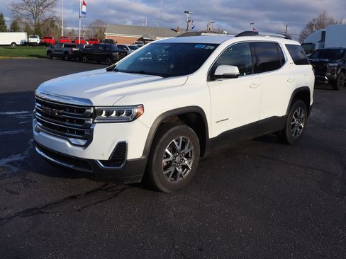 Used 2023 GMC Acadia SLE w/ Driver Convenience Package image 2