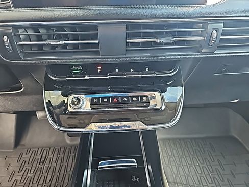 Used 2023 Lincoln Corsair AWD w/ Equipment Group 101A image 17