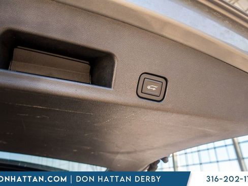 Used 2025 Chevrolet Traverse LT image 27