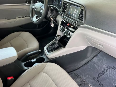 Used 2020 Hyundai Elantra SEL FWD image 15