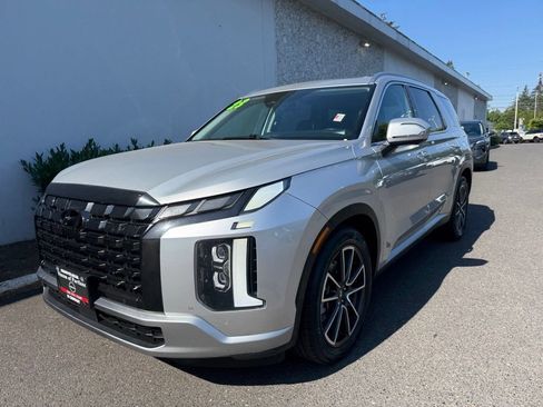 Used 2023 Hyundai Palisade SEL w/ Cargo Package AWD/4WD image 2