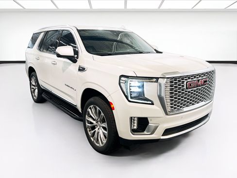 Used 2021 GMC Yukon Denali w/ Advanced Technology Package AWD/4WD image 3