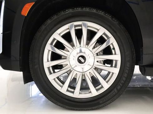 Used 2021 Cadillac Escalade Premium Luxury AWD/4WD image 9