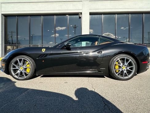 Used 2010 Ferrari California image 6